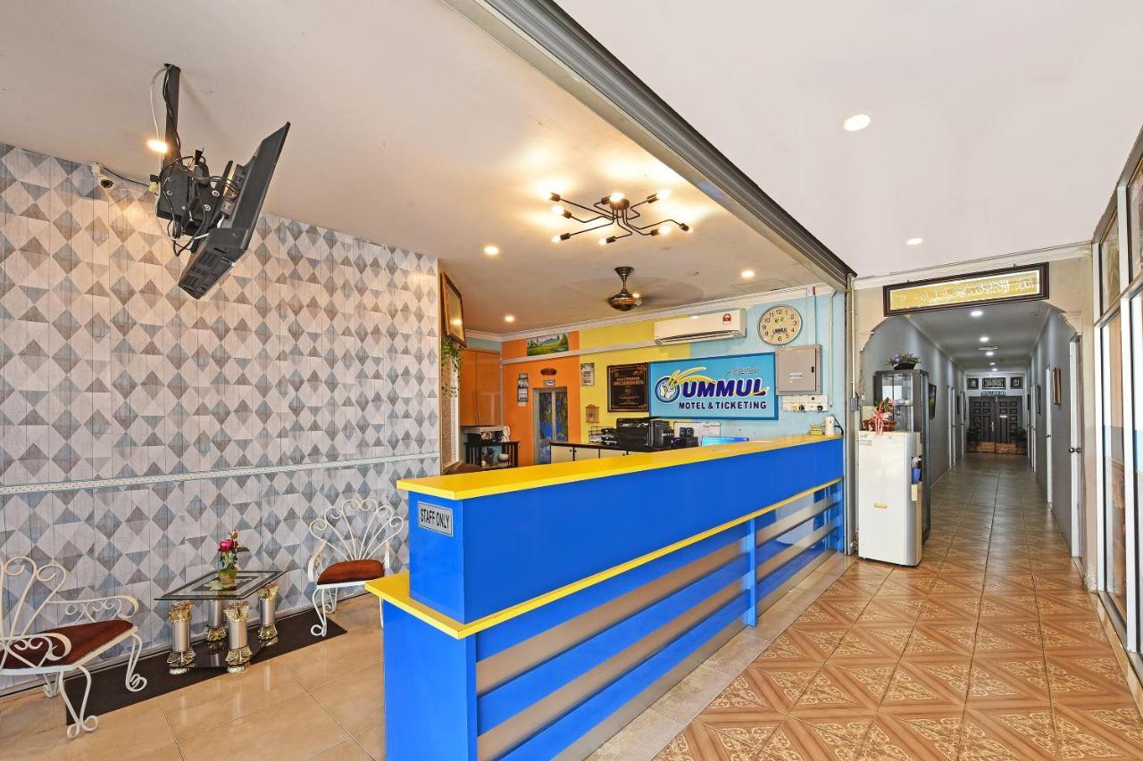 Capital O 90614 Cvia Ummul Hotel Padang Besar Extérieur photo