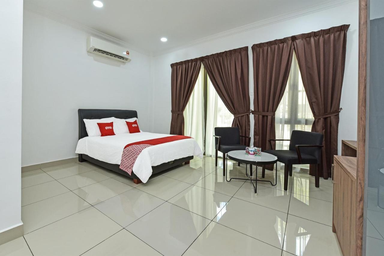 Capital O 90614 Cvia Ummul Hotel Padang Besar Extérieur photo