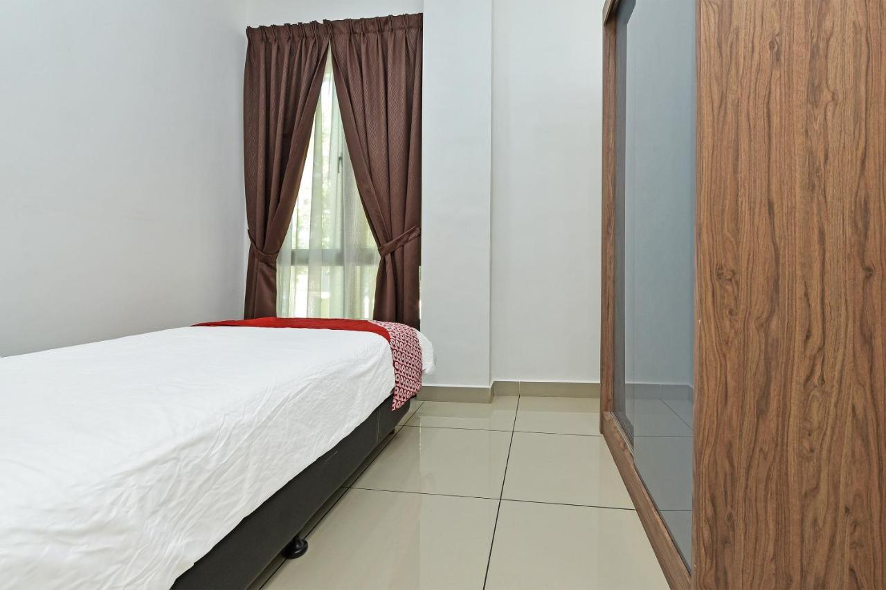 Capital O 90614 Cvia Ummul Hotel Padang Besar Extérieur photo