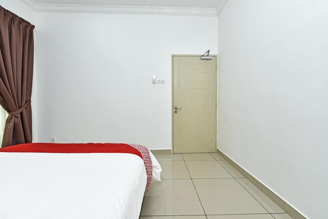 Capital O 90614 Cvia Ummul Hotel Padang Besar Extérieur photo
